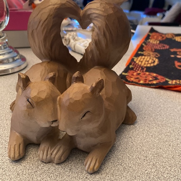 Squirrel statue - Picture 2 of 2